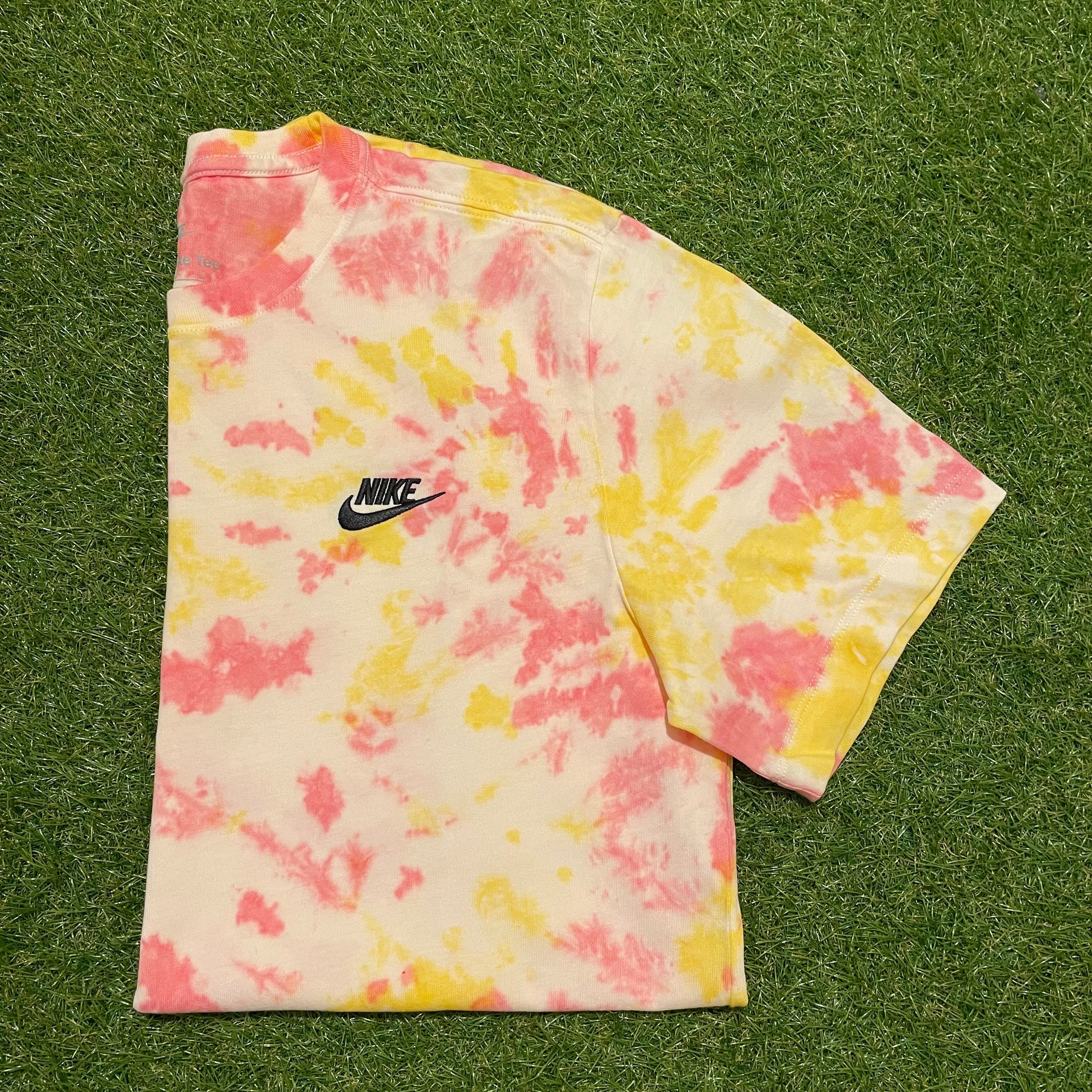 Nike ‘Drumstick Kids T-Shirt & Sock Bundle