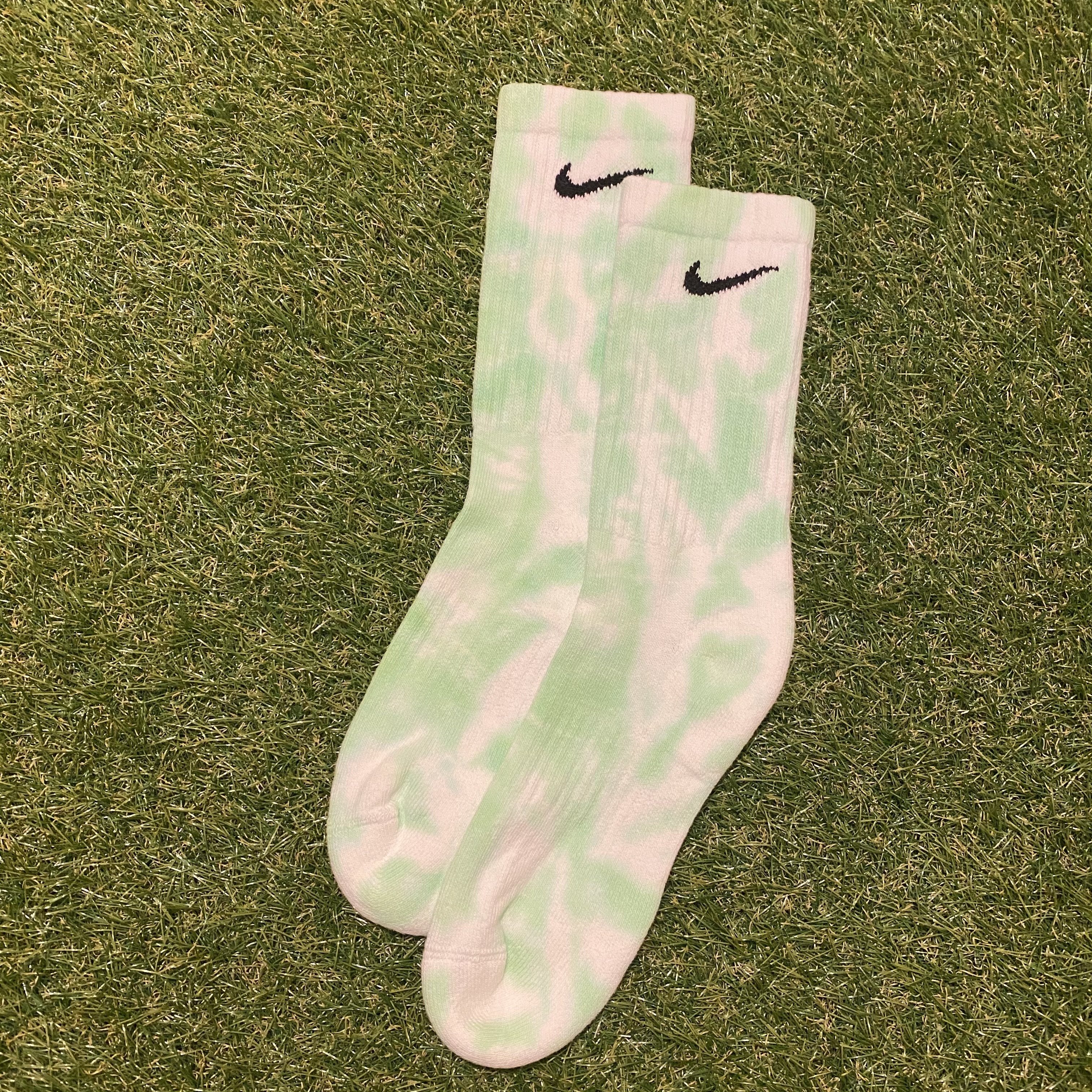 Green cheap socks nike