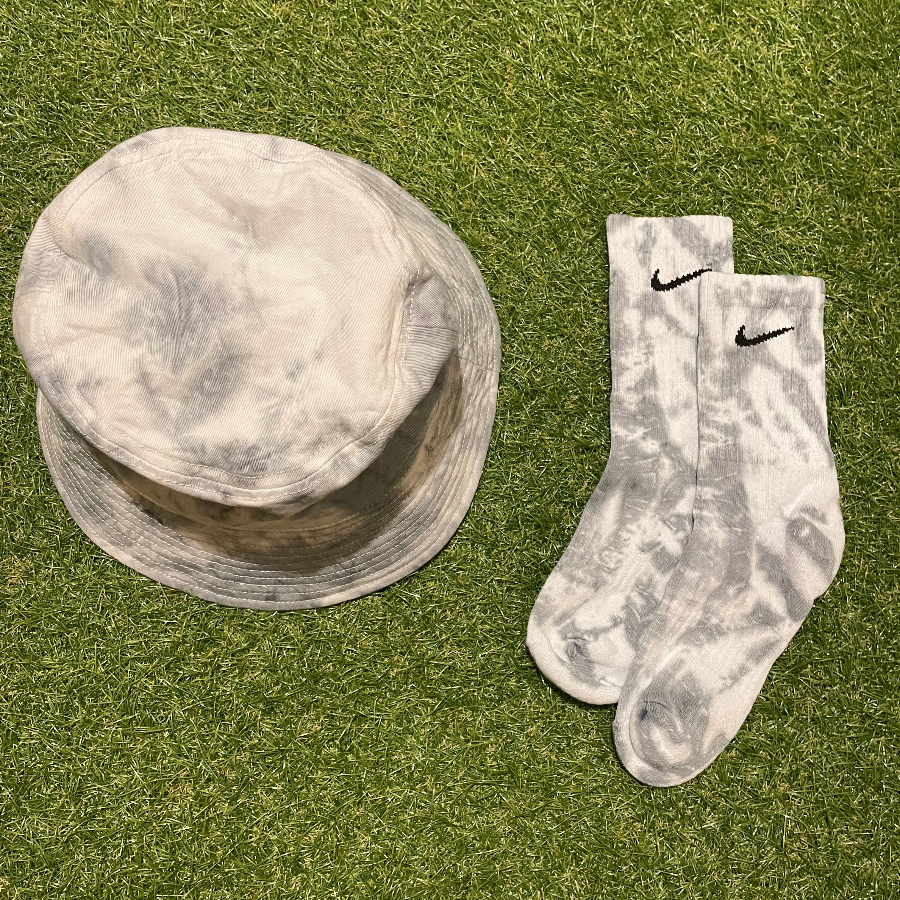 ‘Marbled Grey’ Bucket Hat & Nike Socks