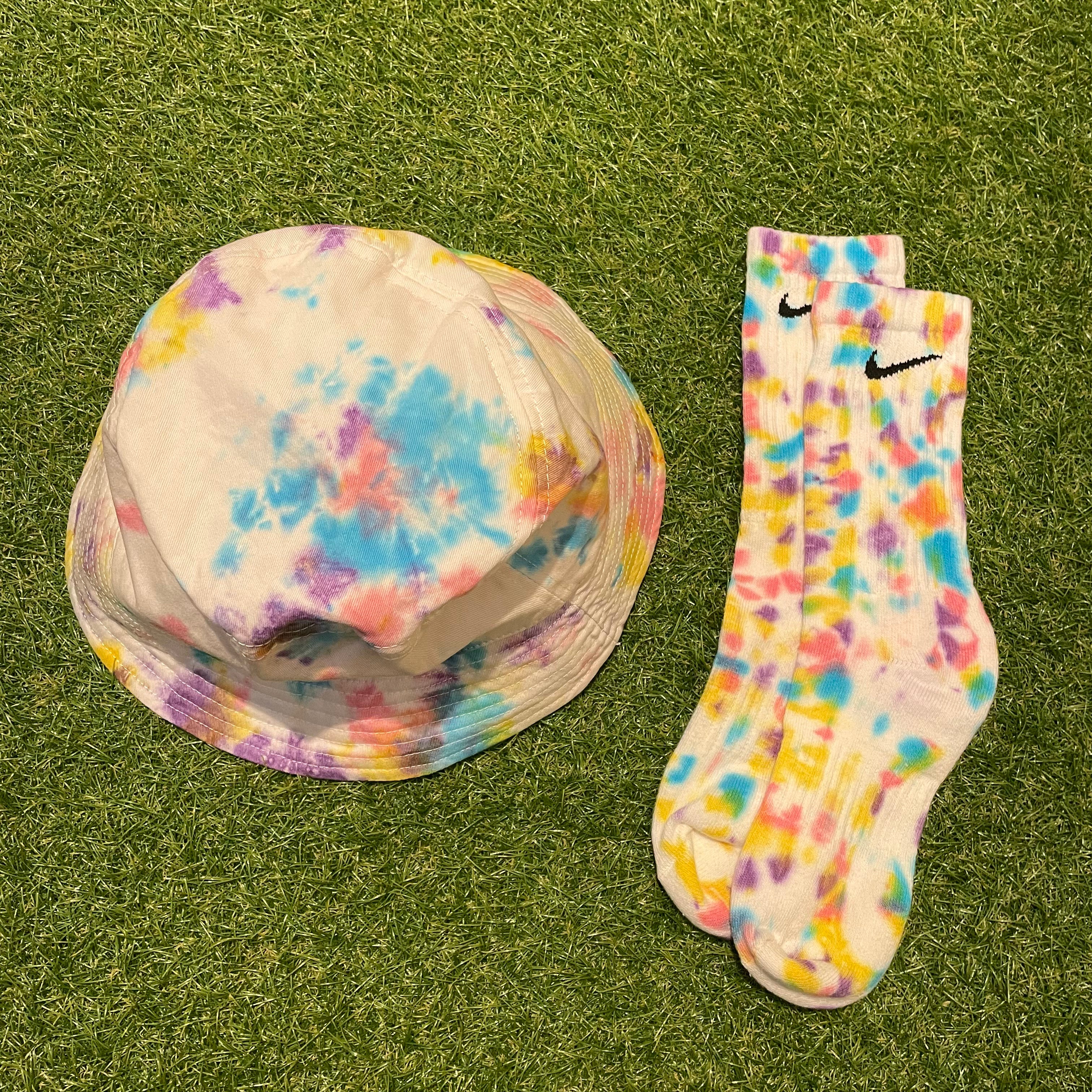 ‘Candy’ Bucket Hat & Nike Socks