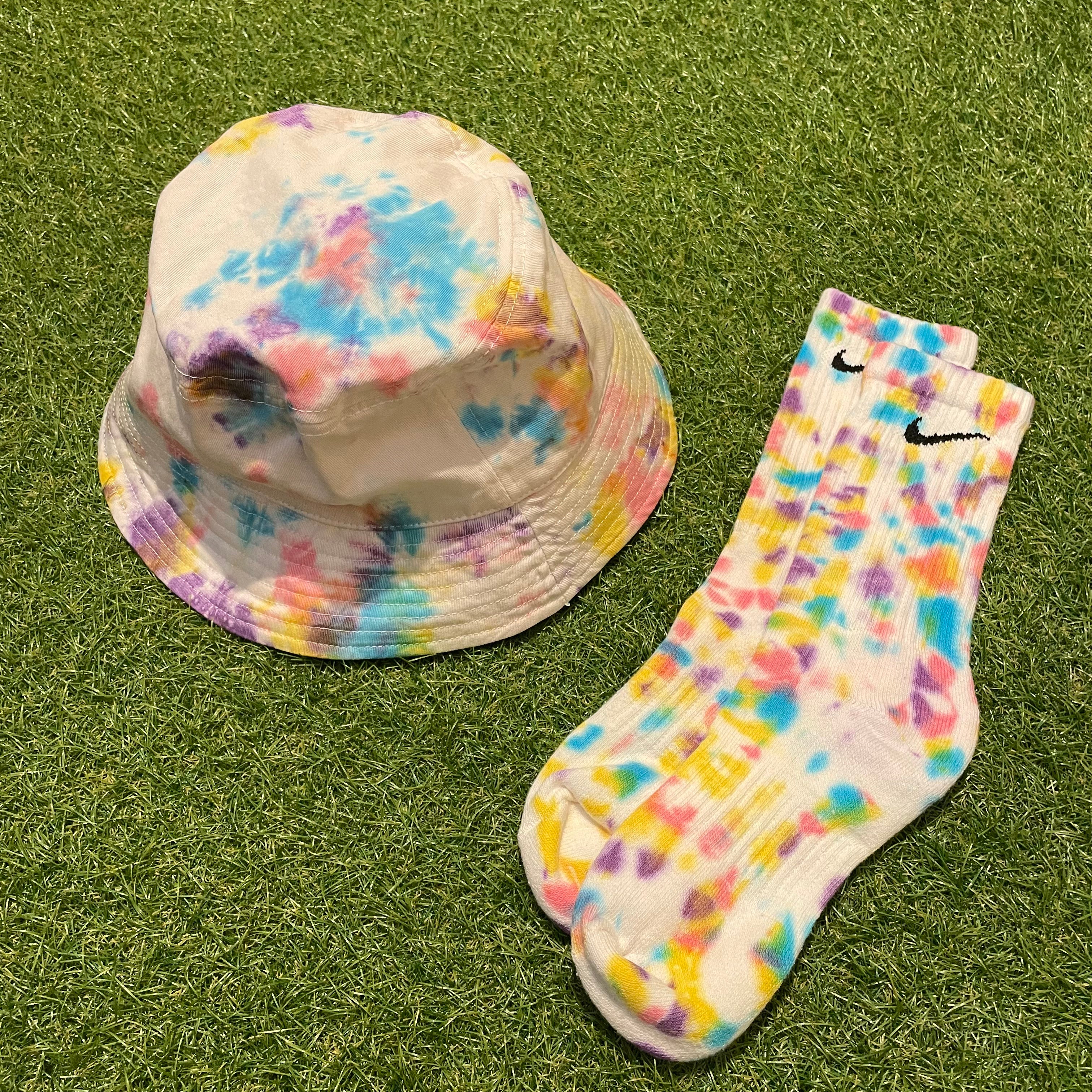 ‘Candy’ Bucket Hat & Nike Socks