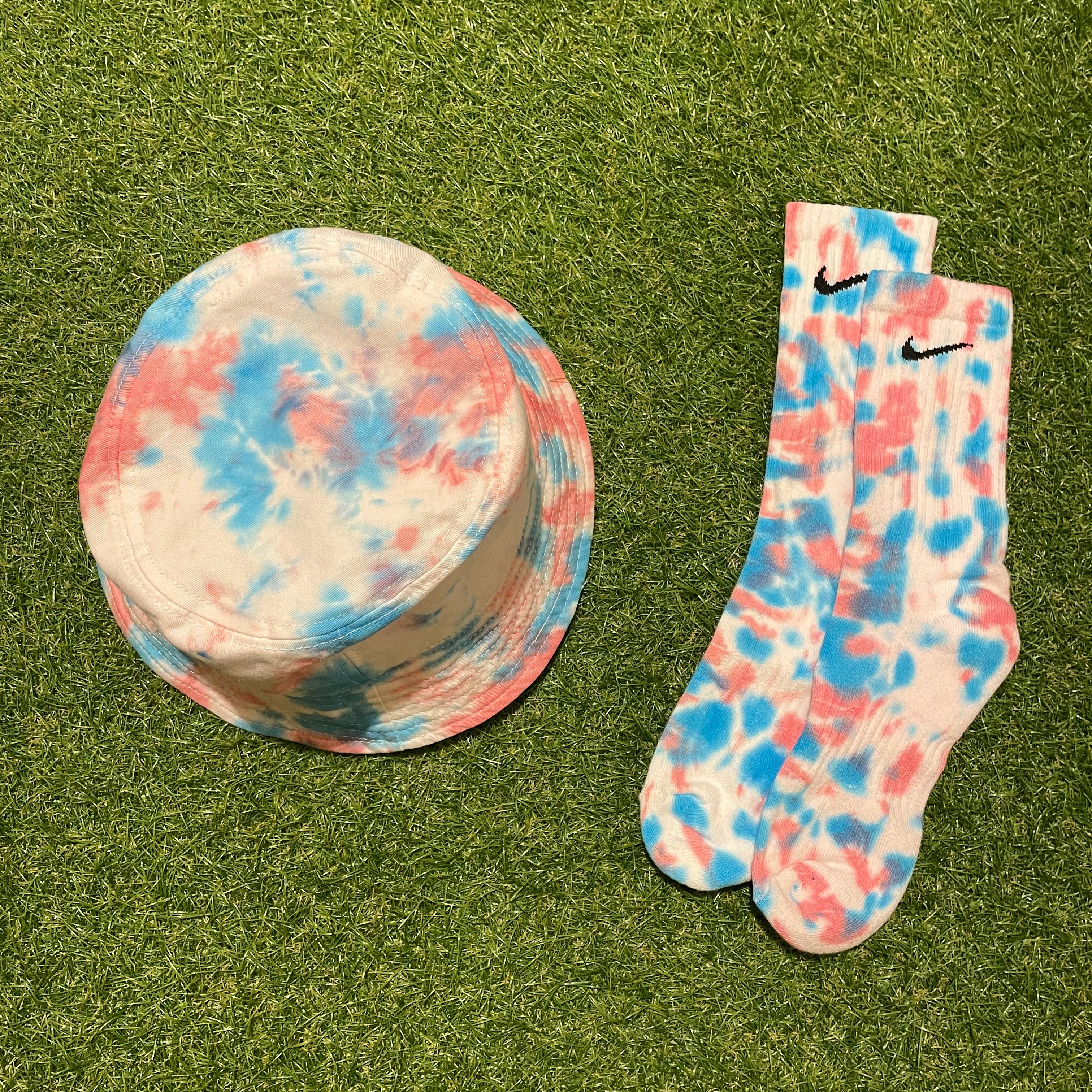 ‘Bubblegum’ Bucket Hat & Nike Socks